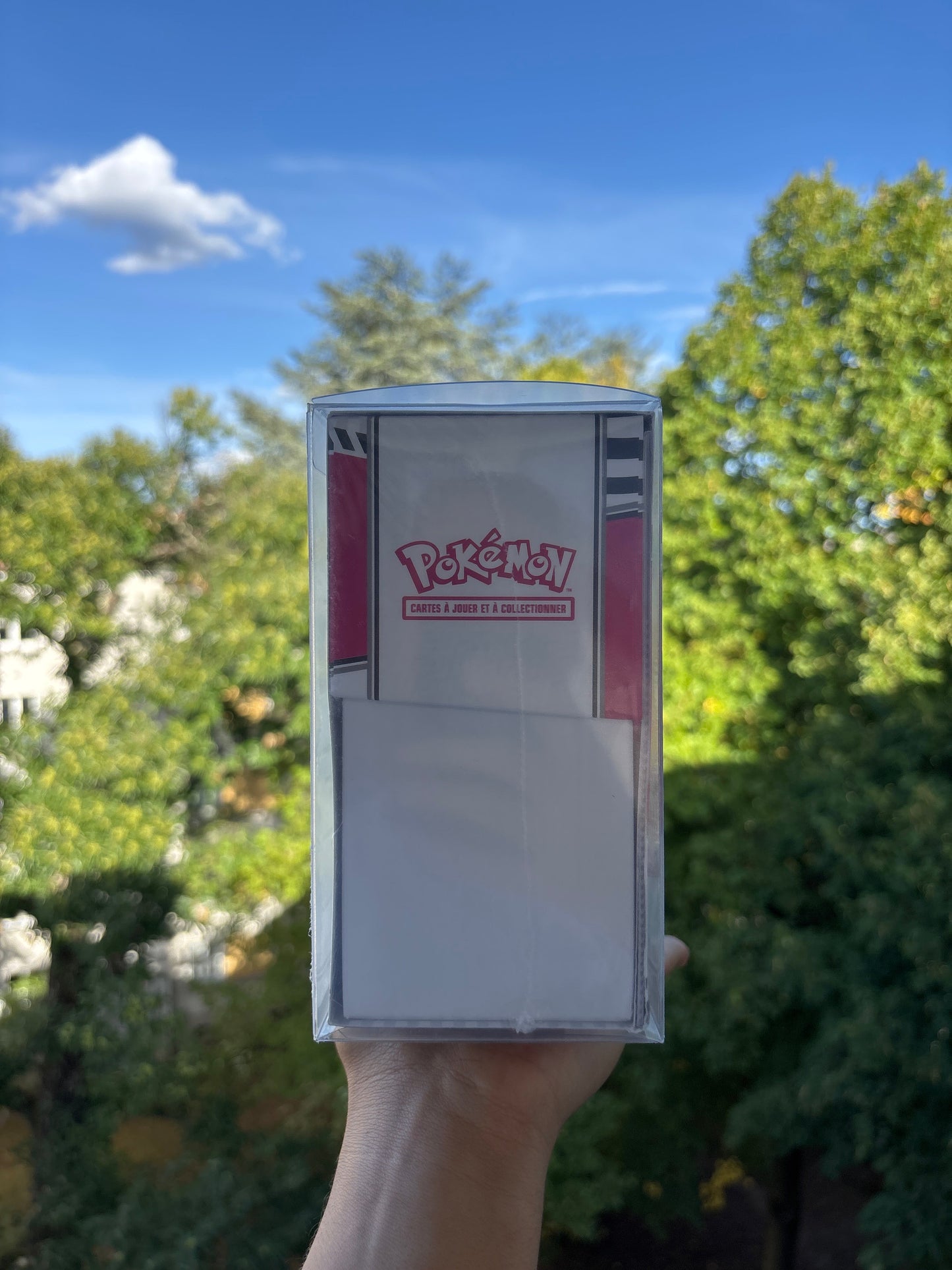 Coffret Dresseur d’Élite – Pokémon Écarlate & Violet : Flamme Blanche (EV 10.5) (FR)+ Protection souple.